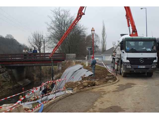 Reconstruction-de-la-roue-du-moulin-a-Dung-12