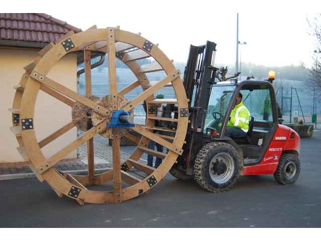 Reconstruction-de-la-roue-du-moulin-a-Dung-21