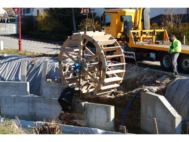 Reconstruction-de-la-roue-du-moulin-a-Dung-32