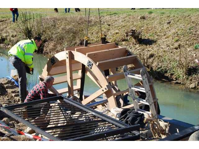 Reconstruction-de-la-roue-du-moulin-a-Dung-35