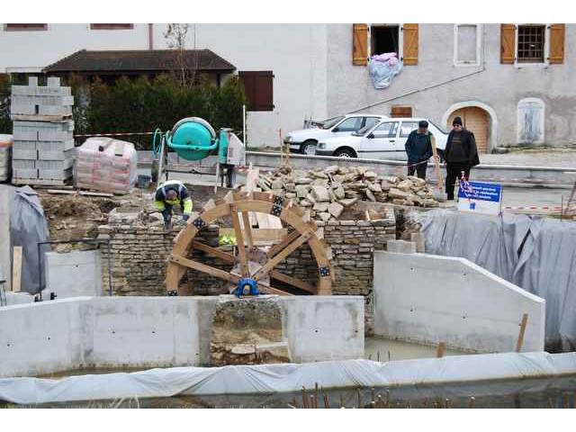 Reconstruction-de-la-roue-du-moulin-a-Dung-38