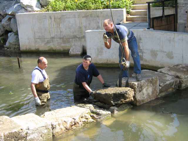 Reconstruction-de-la-roue-du-moulin-a-Dung-83