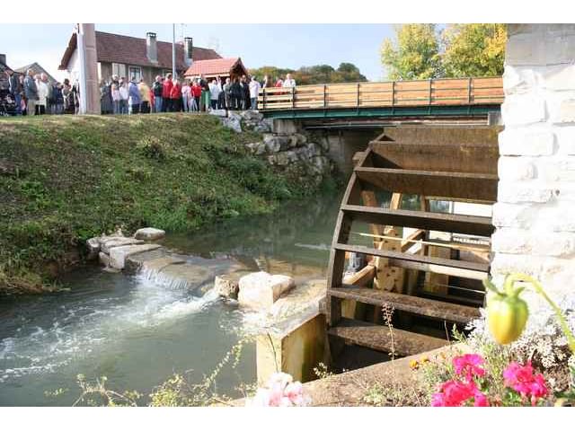 Reconstruction-de-la-roue-du-moulin-a-Dung-89